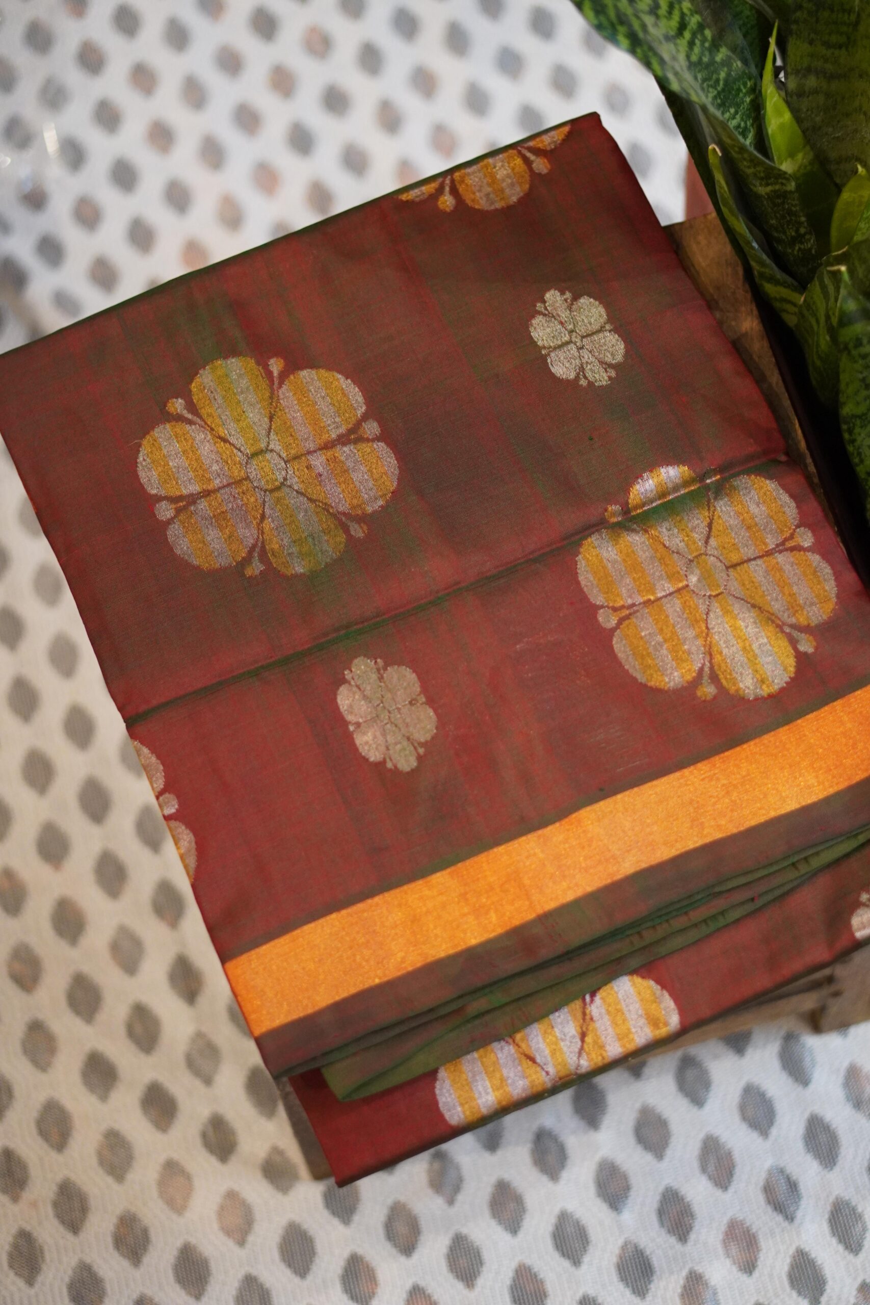 Madhavaram Saree – Green/Red